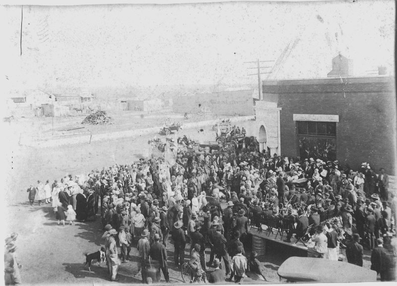 black and white vintage photo of Porters bank and citizens in street